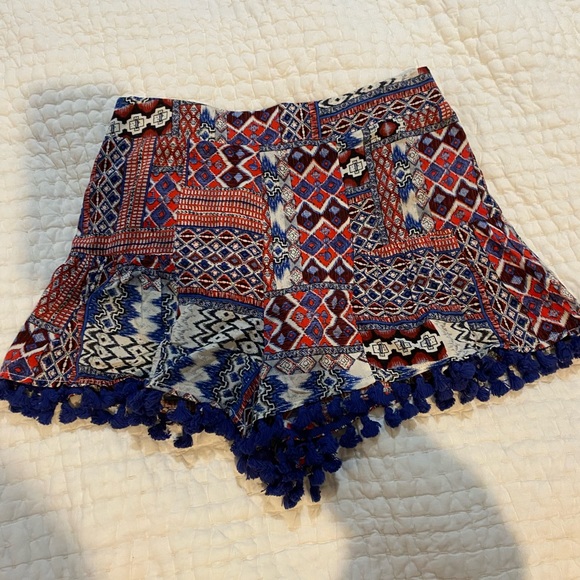 Super cute UMGEE shorts! Size small, excellent condition. Worn once. - Picture 2 of 3